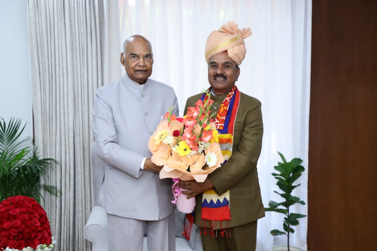 Dr. H.C. Ganeshia with the President of India